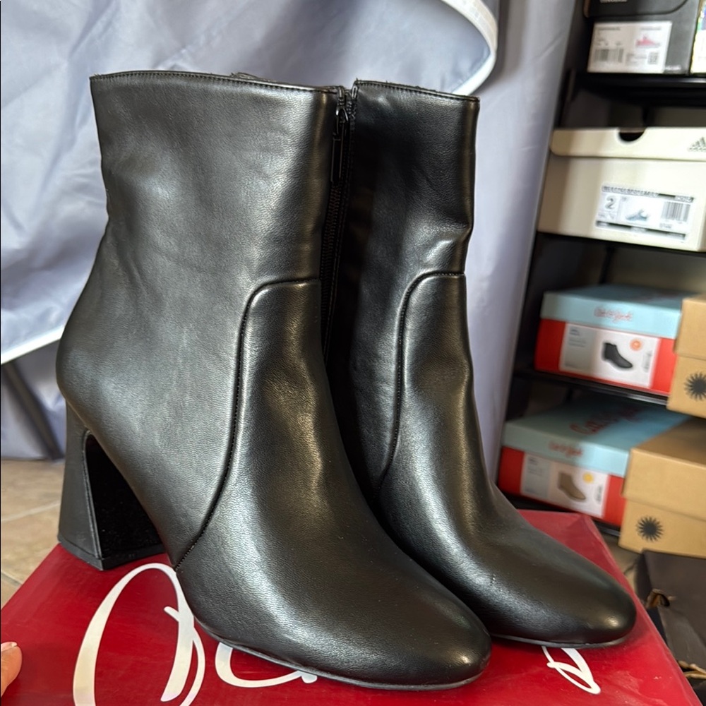Elegant Black Ankle Boots